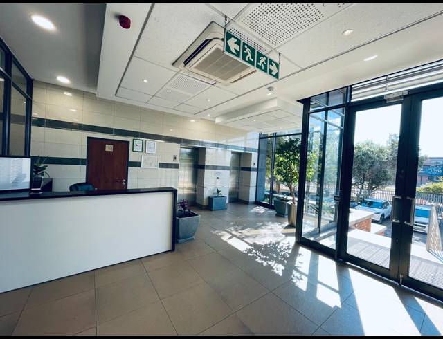 180M² OFFICE TO LET IN FOURWAYS